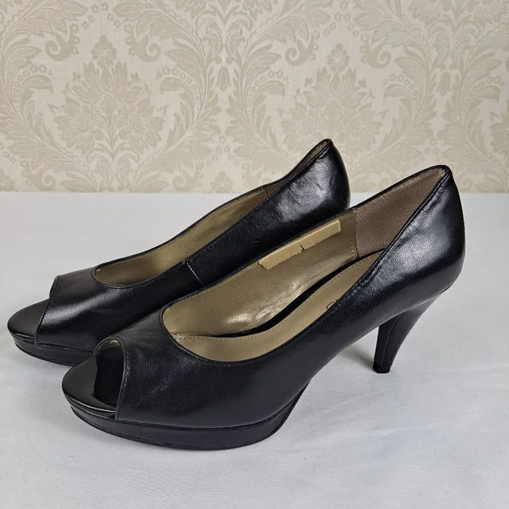 Bandolino Size 6M Mylah Black Leather Heels Peep Toe